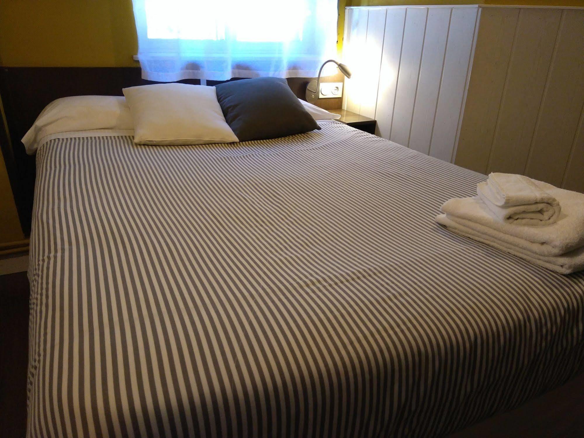 โอสตัล กุด ซาลามังกา Hotel ภายนอก รูปภาพ